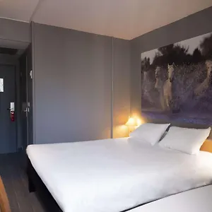 https://ibis-arles.fr-provencehotel.com