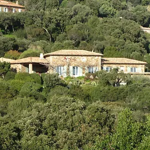 https://maison-massacan.fr-provencehotel.com